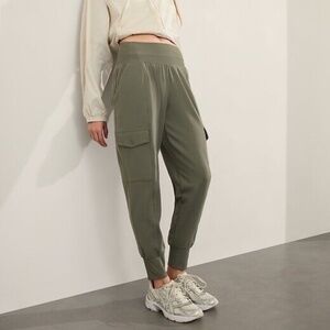 FREE SHIP! Athleta Venice High-Rise CARGO Joggers Moss / Olive S Reg